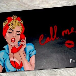 Eyeshadow palette very colorful and long lasting new